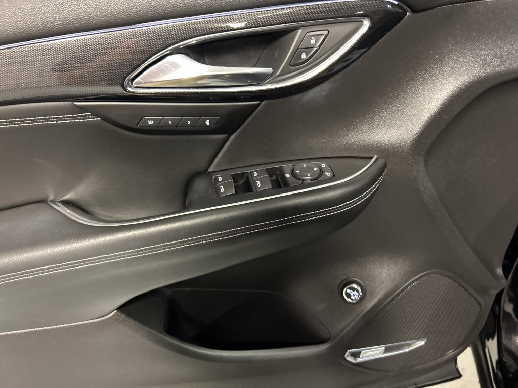 Used 2021 Buick Envision Essence w/ Technology Package I FWD image 12