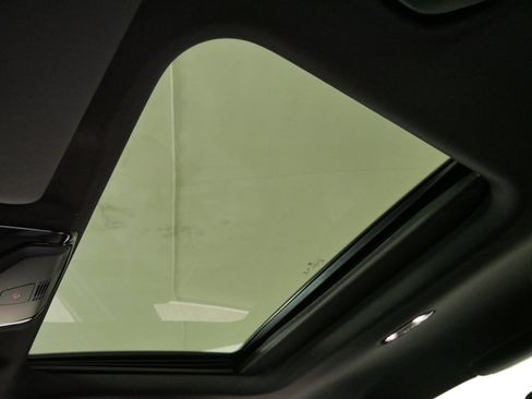 Used 2021 BMW 330e xDrive w/ Convenience Package image 31