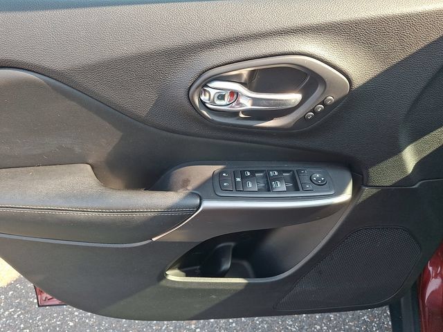 Used 2020 Jeep Cherokee Limited AWD/4WD image 12