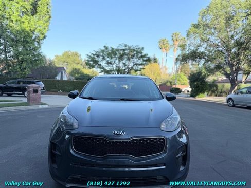 Used 2018 Kia Sportage LX image 2