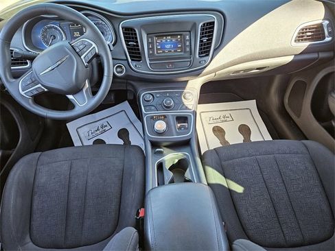 Used 2016 Chrysler 200 Limited image 9