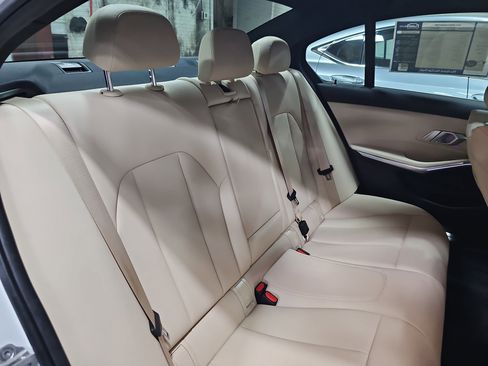 Used 2021 BMW 330i Sedan w/ Premium Package image 12