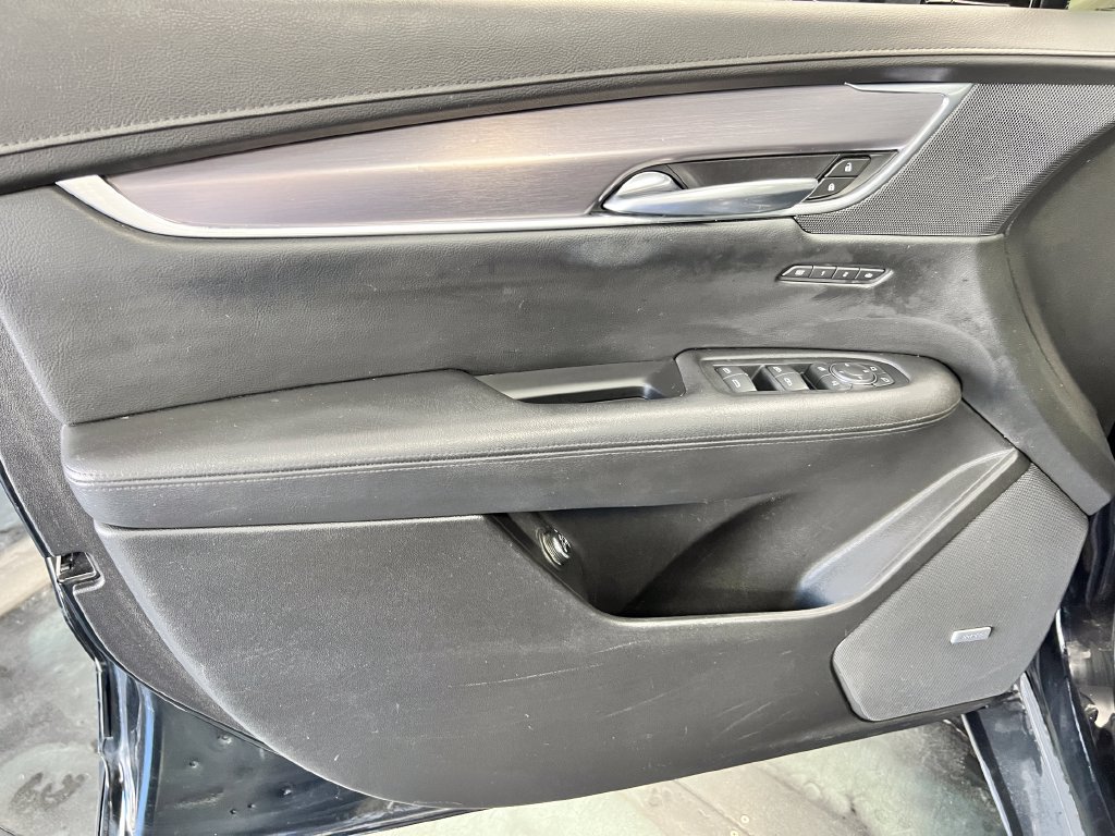 Used 2017 Cadillac XT5 Luxury w/ Driver Awareness Package FWD image 19