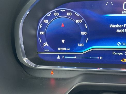 Certified 2023 Chevrolet Suburban Premier image 39