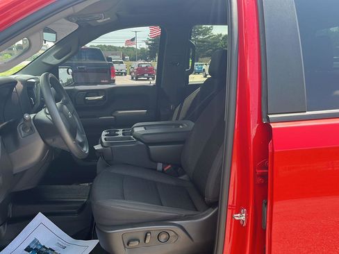 Used 2024 Chevrolet Silverado 1500 Custom Trail Boss w/ Turbomax Blackout Package AWD/4WD image 19