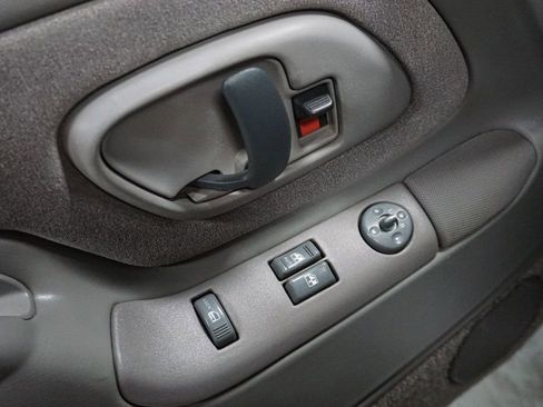 Used 1997 GMC Sierra 1500 4x4 Regular Cab w/ Marketing Option Pkg 3 image 84