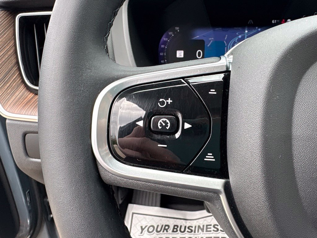 Certified 2023 Volvo XC60 B5 Plus AWD/4WD image 22