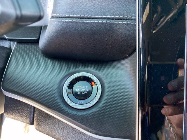 Used 2024 Jeep Grand Cherokee L Altitude RWD image 19
