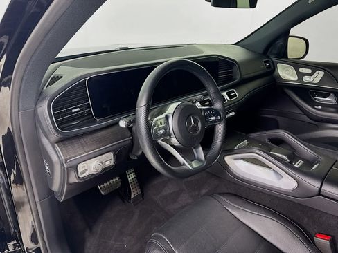 Used 2023 Mercedes-Benz GLS 580 4MATIC image 10