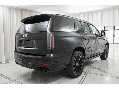 New 2026 Cadillac Escalade V w/ LPO, ONYX Package AWD/4WD image 7