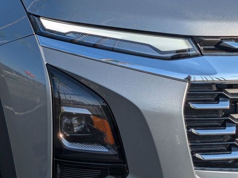 Used 2025 Chevrolet Equinox LT image 10