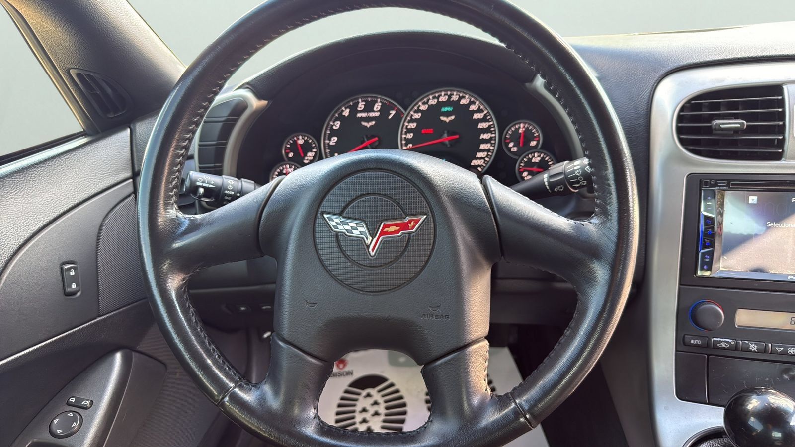 Used 2005 Chevrolet Corvette Coupe RWD image 12