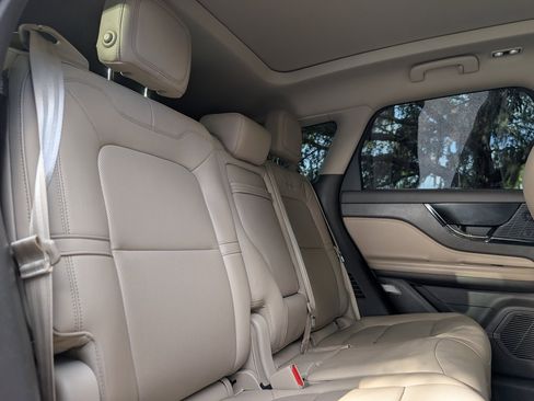 Used 2020 Lincoln Corsair FWD w/ Premium Package image 19