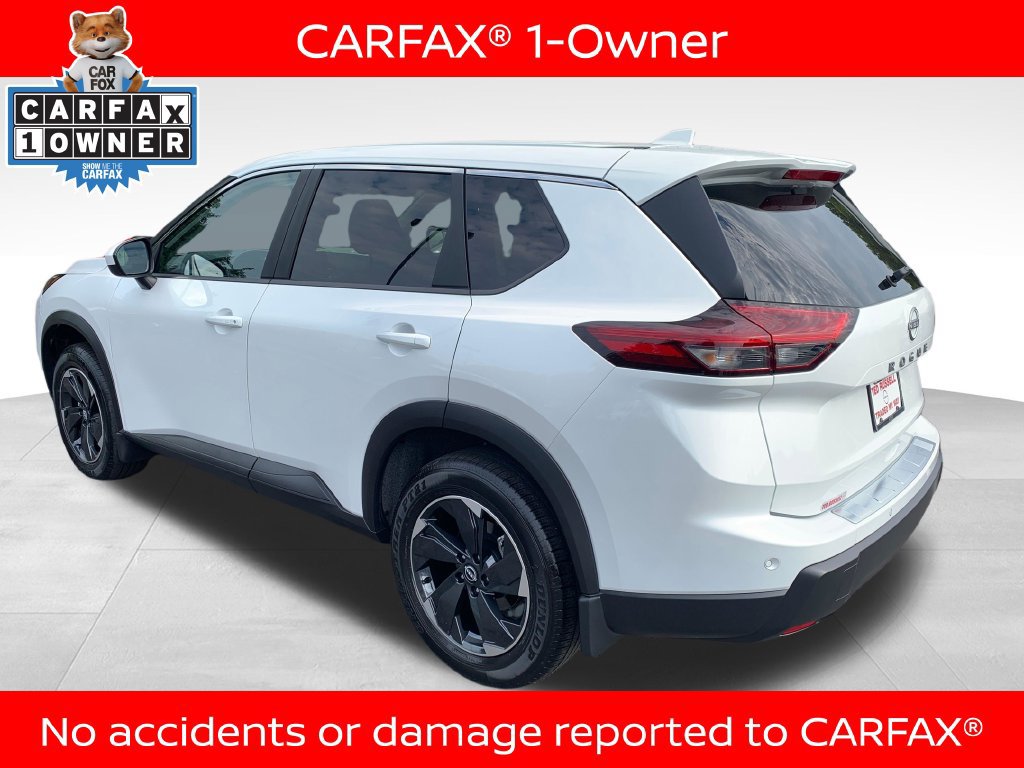 Certified 2025 Nissan Rogue SV FWD image 4