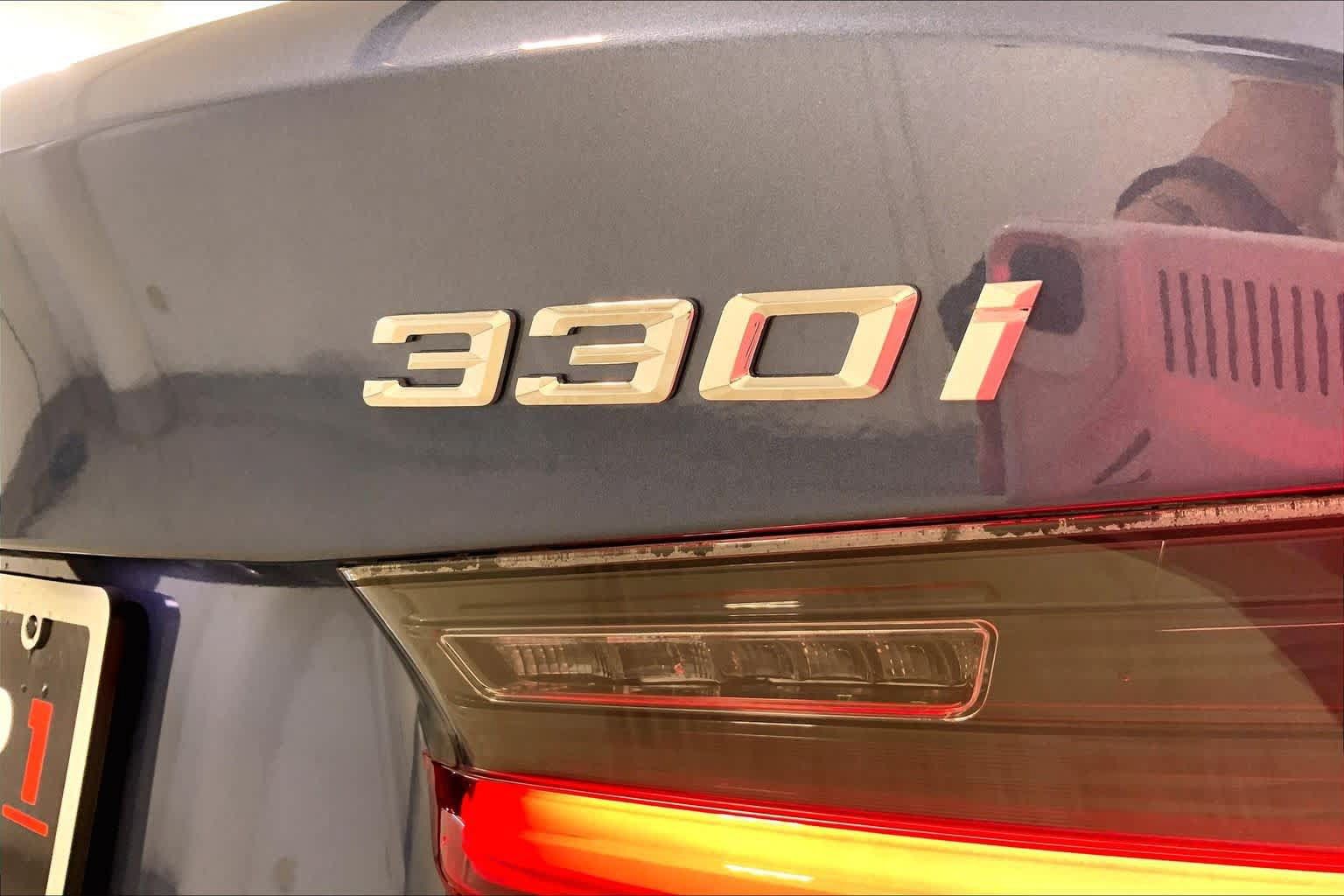 New 2026 BMW 330i xDrive Sedan w/ Premium Package AWD/4WD image 15