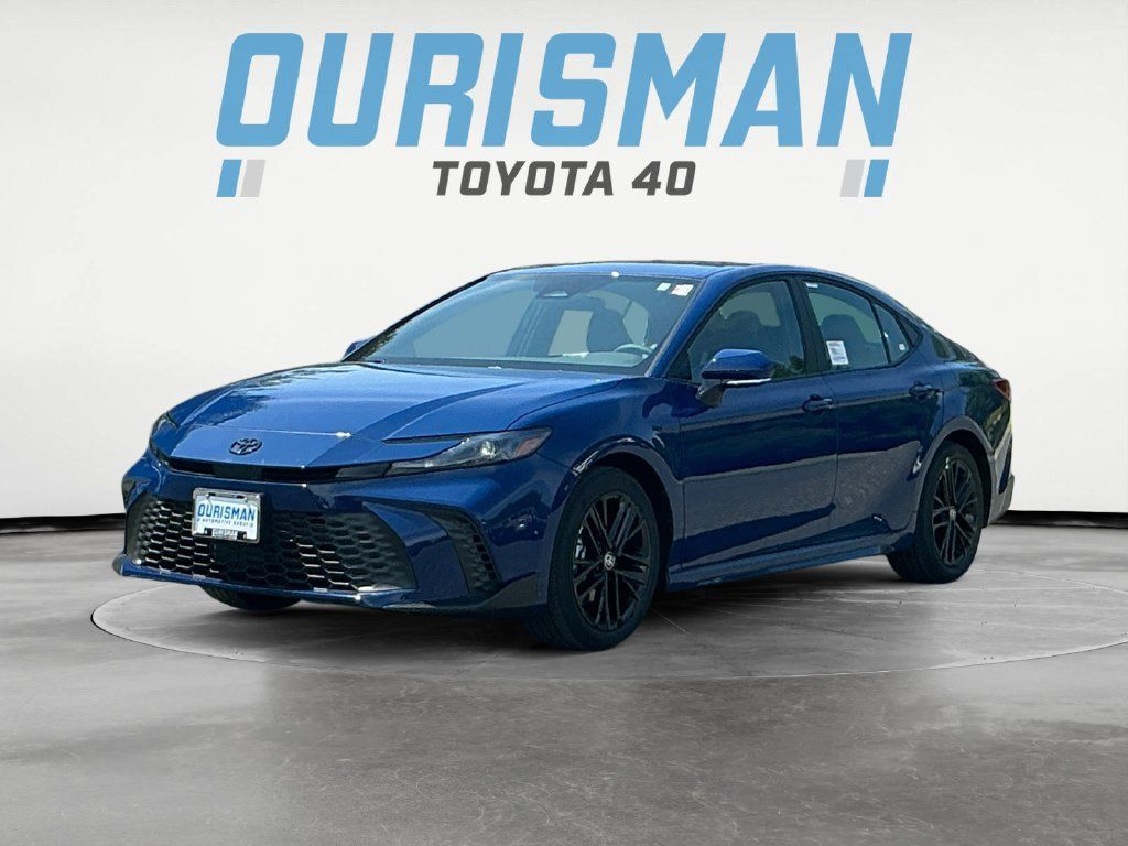 Used 2025 Toyota Camry SE FWD image 3