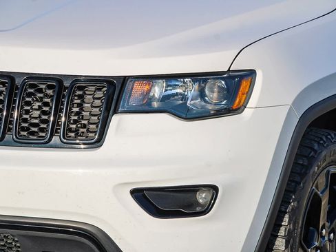 Used 2018 Jeep Grand Cherokee Laredo image 8