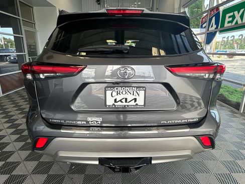Used 2023 Toyota Highlander Platinum AWD/4WD image 5