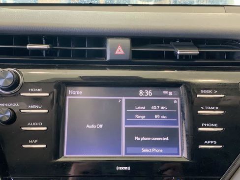 Used 2020 Toyota Camry SE w/ Carpet Mat Package FWD image 19