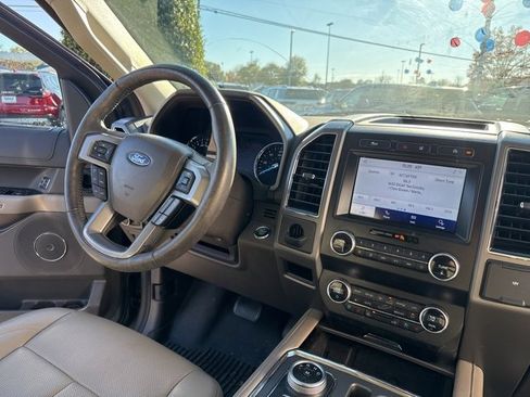 Used 2021 Ford Expedition XLT image 12