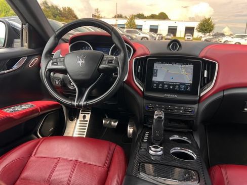 Used 2019 Maserati Ghibli GranSport RWD image 17