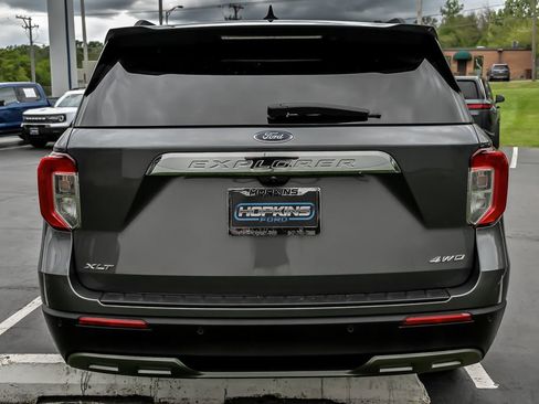 Used 2024 Ford Explorer XLT w/ Equipment Group 202A AWD/4WD image 9