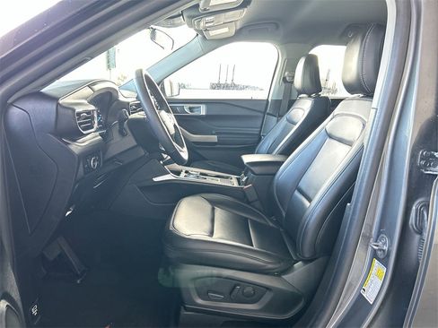 Used 2023 Ford Explorer XLT w/ Equipment Group 202A image 12