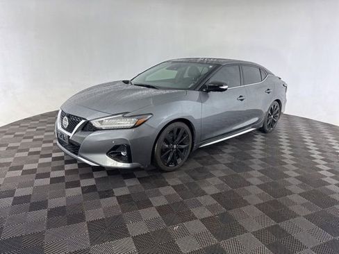 Used 2019 Nissan Maxima SR w/ Premium Package FWD image 3