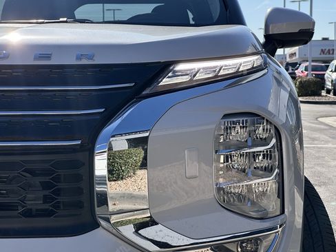 Used 2024 Mitsubishi Outlander SEL image 29