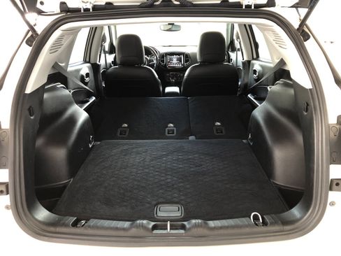 Used 2019 Jeep Compass Limited AWD/4WD image 9