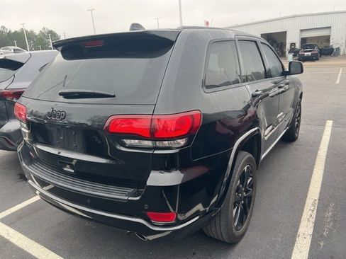 Used 2021 Jeep Grand Cherokee Laredo X image 9