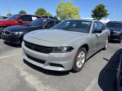 Used 2023 Dodge Charger SXT w/ Cold Weather Package RWD image 13