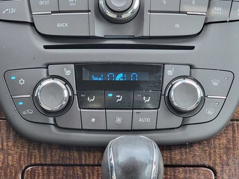 Used 2013 Buick Regal Premium FWD image 29