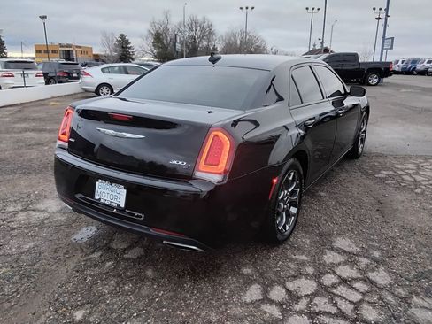 Used 2016 Chrysler 300 S image 5