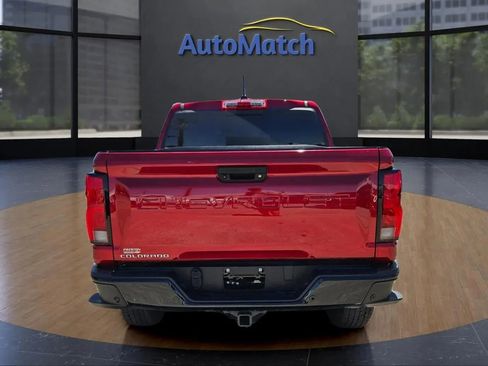 Used 2025 Chevrolet Colorado Z71 w/ Technology Package AWD/4WD image 8