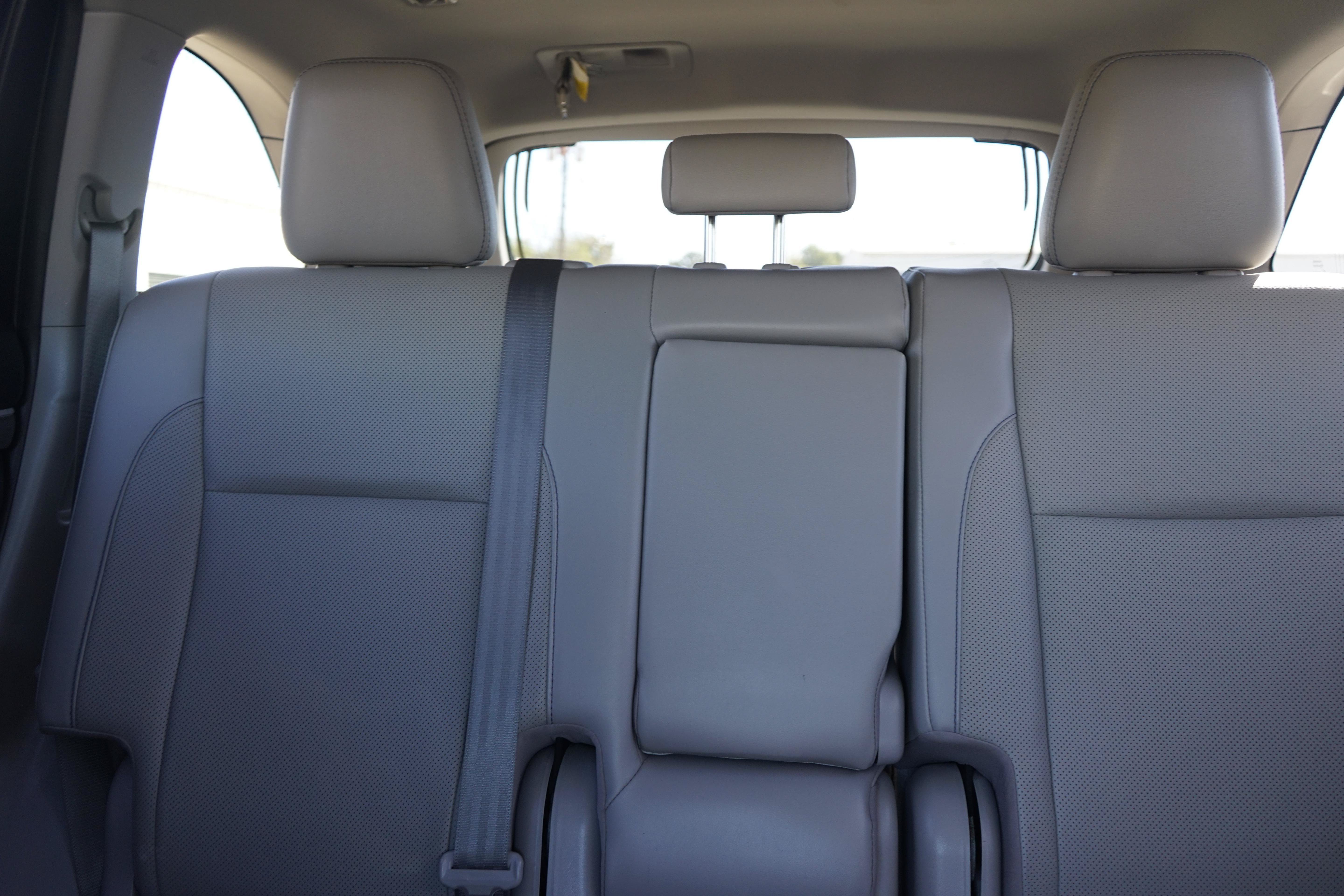 Used 2019 Toyota Highlander Limited FWD image 18