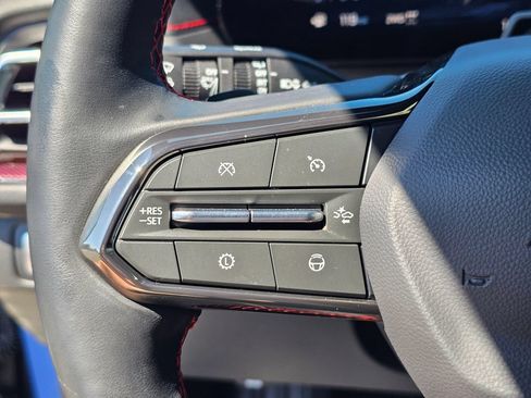 Used 2025 Chevrolet Traverse RS w/ LPO, Floor Liner Package AWD/4WD image 30