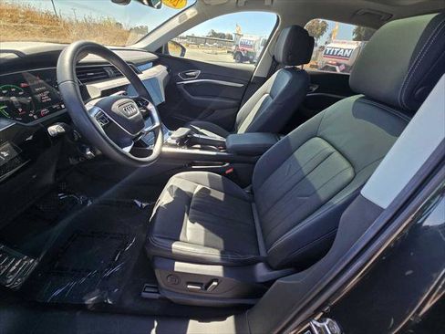 Used 2024 Audi Q8 e-tron Premium Plus w/ Premium Plus Package AWD/4WD image 25
