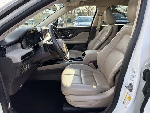 Certified 2022 Lincoln Corsair AWD w/ Premium Package image 11