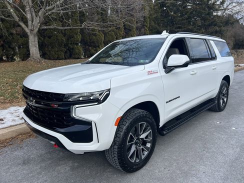 Used 2023 Chevrolet Suburban Z71 w/ Luxury Package image 44