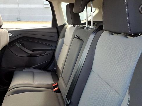 Used 2018 Ford Escape SE image 19