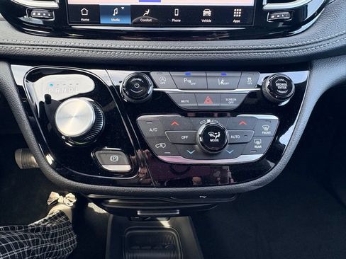 New 2026 Chrysler Pacifica Select FWD image 29