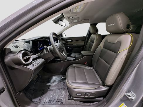 Used 2025 Chevrolet Trax ACTIV w/ Driver Confidence Package image 21