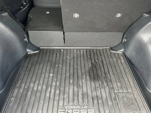 Certified 2025 Toyota Corolla Cross LE FWD image 16
