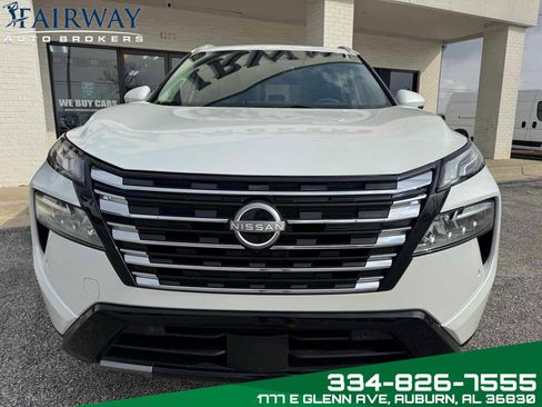 Used 2024 Nissan Rogue Platinum w/ Platinum Premium Package image 3