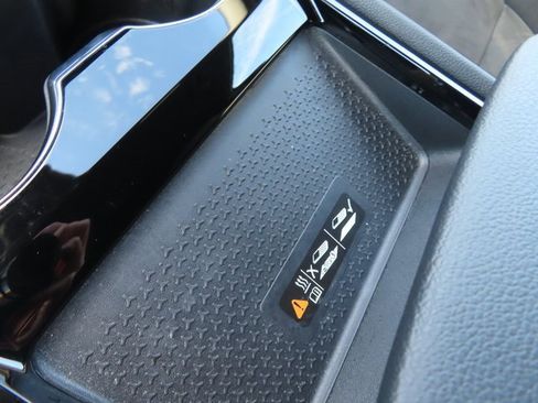 Used 2025 Chevrolet Blazer EV RS image 31