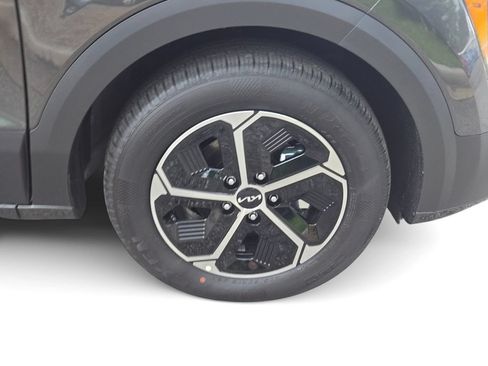 New 2026 Kia Niro EX FWD image 6