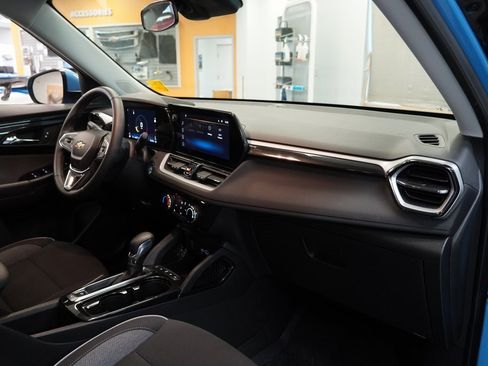 Used 2024 Chevrolet TrailBlazer LT w/ LT Cold Weather Package image 33