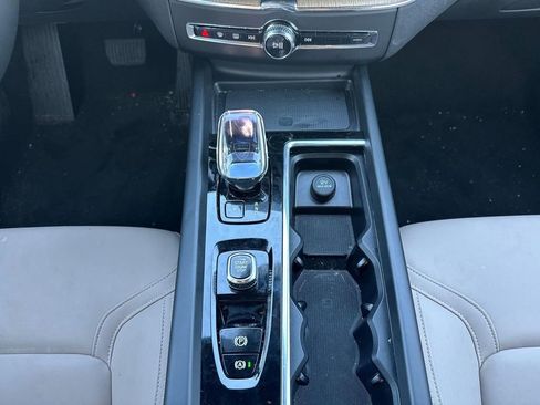 Certified 2026 Volvo XC60 B5 Plus w/ Protection Package Premier image 14