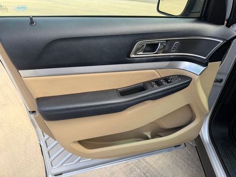 Used 2016 Ford Explorer XLT w/ Equipment Group 202A image 12